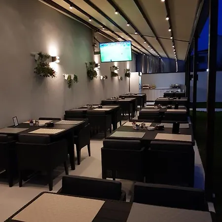 Turquoise Boutique Mamaia Nord 酒店 3*