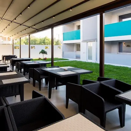 酒店 Turquoise Boutique Mamaia Nord 3*